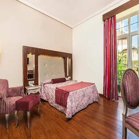 Globales Reina Cristina Hotel