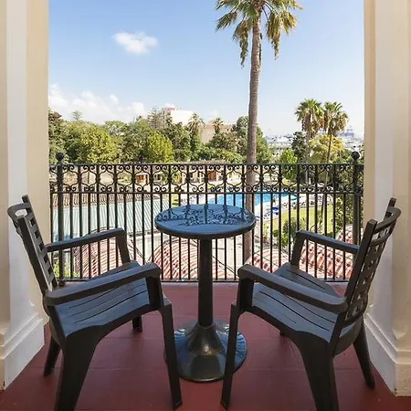 Globales Reina Cristina Hotel 4*